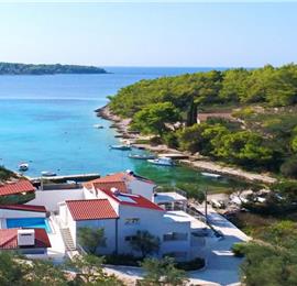 6 Bedroom Beachfront Villa with Heated Pool near Vela Luka on Korcula Island, Sleep 12